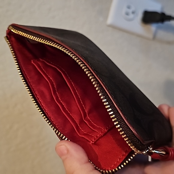 Coach Brown w/Dark Brown Wristlet - Picture 5 of 8